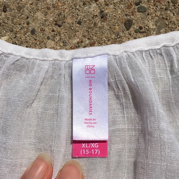 EUC No boundaries white linen top - Picture 3 of 11